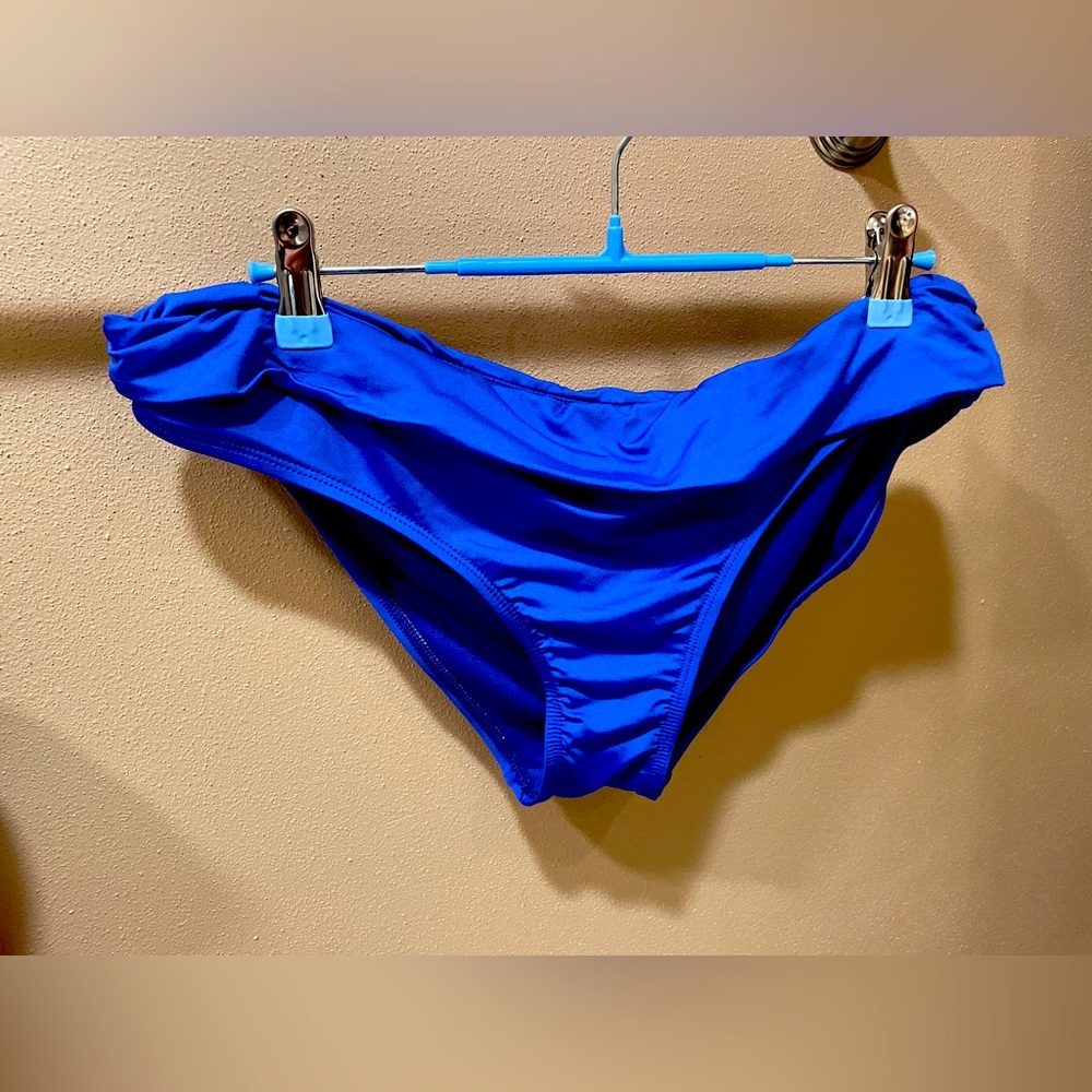 NWT Bikini bottom with pretty fold